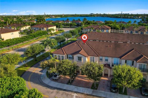 Adosado en venta en Miami, Florida, 3 dormitorios, 161 m2 № 1368988 - foto 4