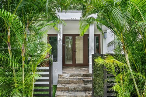 Casa en venta en Miami, Florida, 4 dormitorios, 211.26 m2 № 1368987 - foto 21