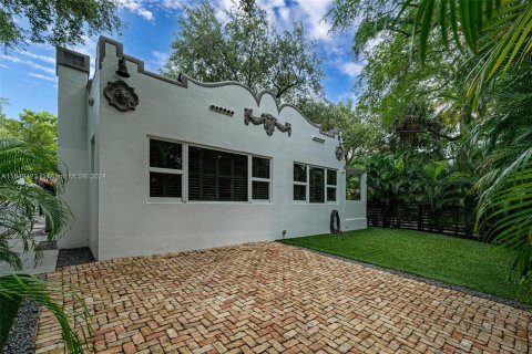 Villa ou maison à vendre à Miami, Floride: 4 chambres, 211.26 m2 № 1368987 - photo 18