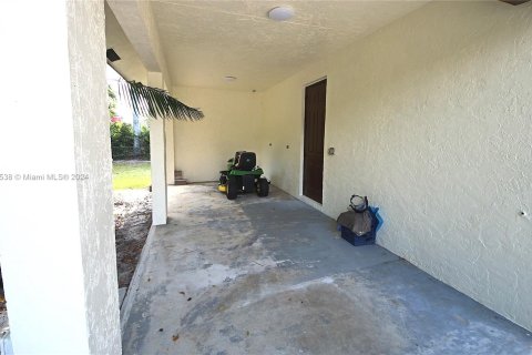 House in Loxahatchee Groves, Florida 3 bedrooms, 220.92 sq.m. № 1207107 - photo 24