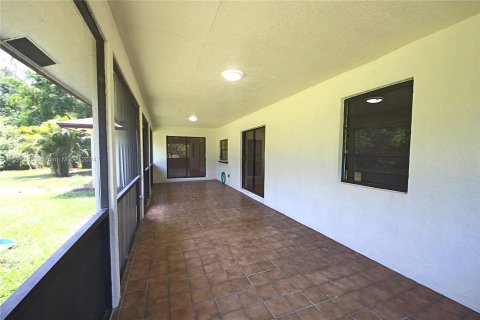 Casa en venta en Loxahatchee Groves, Florida, 3 dormitorios, 220.92 m2 № 1207107 - foto 19