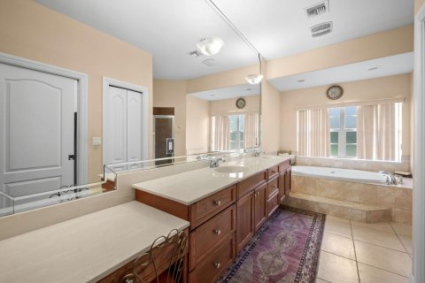 Villa ou maison à vendre à Naples, Floride: 4 chambres, 252.23 m2 № 1096357 - photo 9