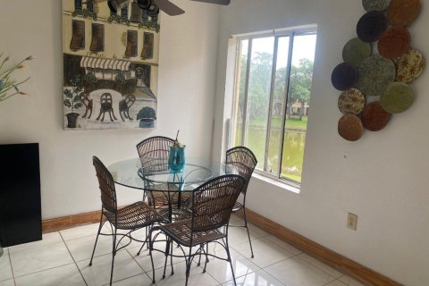 Condo in Oakland Park, Florida, 1 bedroom  № 1096356 - photo 13