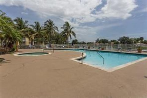 Condo in Oakland Park, Florida, 1 bedroom  № 1096356 - photo 3