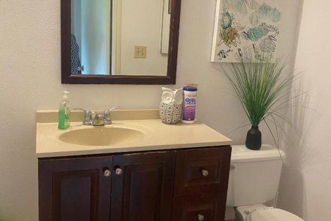 Condo in Oakland Park, Florida, 1 bedroom  № 1096356 - photo 12