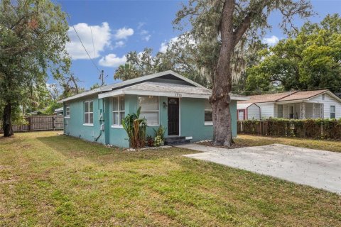 House in Tampa, Florida 3 bedrooms, 136.75 sq.m. № 1424702 - photo 3