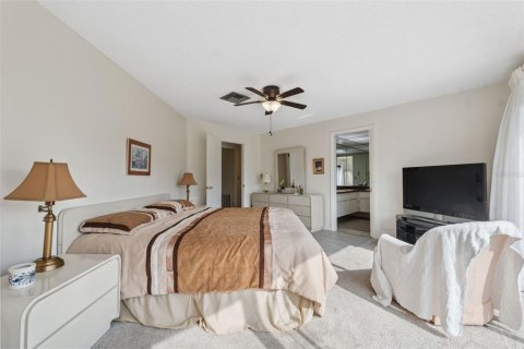 Condo in New Port Richey, Florida, 2 bedrooms  № 1424961 - photo 23