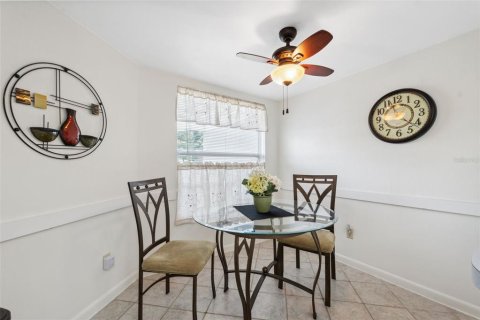 Condo in New Port Richey, Florida, 2 bedrooms  № 1424961 - photo 20