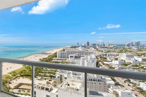 Condominio en alquiler en Miami Beach, Florida, 4 dormitorios, 329.99 m2 № 10412 - foto 15