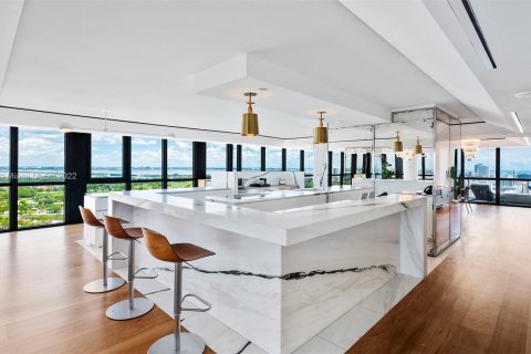 Condominio en alquiler en Miami Beach, Florida, 4 dormitorios, 329.99 m2 № 10412 - foto 8