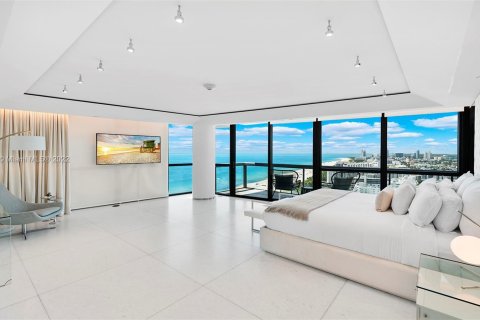 Condominio en alquiler en Miami Beach, Florida, 4 dormitorios, 329.99 m2 № 10412 - foto 16