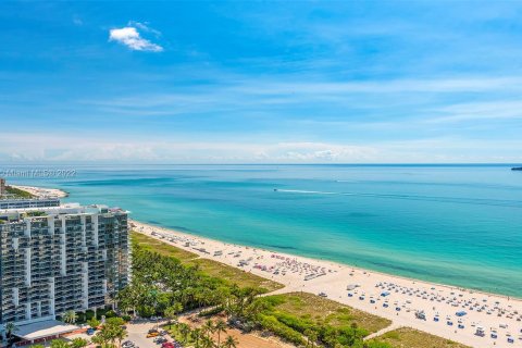 Copropriété à louer à Miami Beach, Floride: 4 chambres, 329.99 m2 № 10412 - photo 1