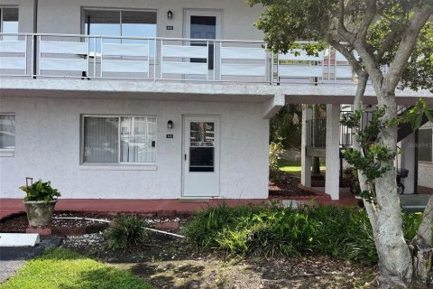 Condo in Winter Haven, Florida, 1 bedroom  № 1364563 - photo 2