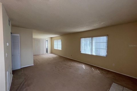 Condo in Winter Haven, Florida, 1 bedroom  № 1364563 - photo 18