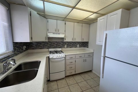 Condo in Winter Haven, Florida, 1 bedroom  № 1364563 - photo 11