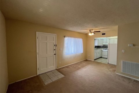 Condo in Winter Haven, Florida, 1 bedroom  № 1364563 - photo 8