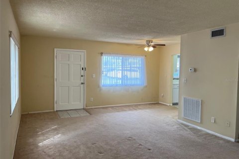 Condo in Winter Haven, Florida, 1 bedroom  № 1364563 - photo 3