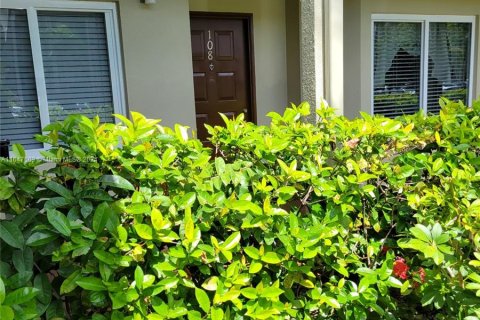 Condo in Pembroke Pines, Florida, 2 bedrooms  № 1331511 - photo 2