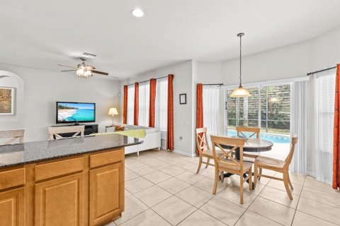 Villa ou maison à vendre à Kissimmee, Floride: 6 chambres, 261.24 m2 № 1362907 - photo 12