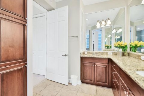 Condominio en alquiler en University Park, Florida, 2 dormitorios, 144.65 m2 № 214779 - foto 9