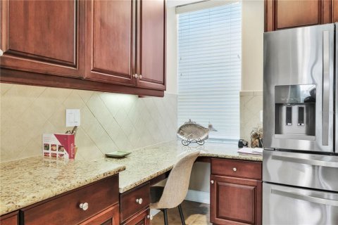 Condo in University Park, Florida, 2 bedrooms  № 214779 - photo 22