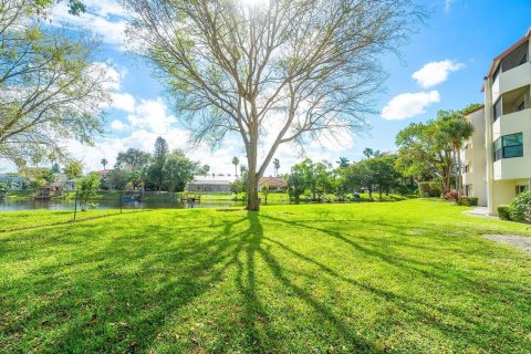 Condo in Wellington, Florida, 3 bedrooms  № 978542 - photo 9