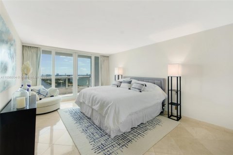 Condominio en alquiler en Miami, Florida, 2 dormitorios, 128.39 m2 № 1826 - foto 11
