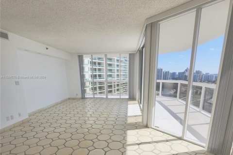 Condo in Aventura, Florida, 2 bedrooms in LANDMARK  № 1150803 - photo 10