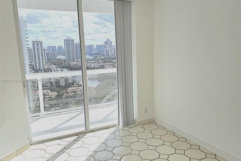 Condo in Aventura, Florida, 2 bedrooms in LANDMARK  № 1150803 - photo 24