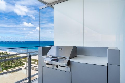 Condo in Miami Beach, Florida, 1 bedroom  № 1410519 - photo 17