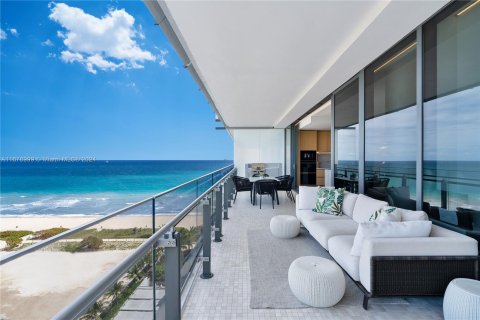 Condo in Miami Beach, Florida, 1 bedroom  № 1410519 - photo 1