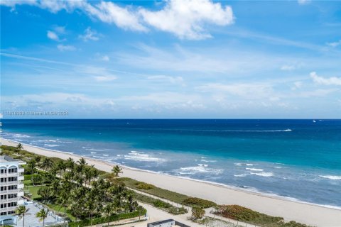 Condo in Miami Beach, Florida, 1 bedroom  № 1410519 - photo 18