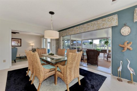 Villa ou maison à vendre à Punta Gorda, Floride: 2 chambres, 166.11 m2 № 1003085 - photo 27