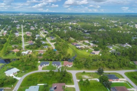 House in North Port, Florida 4 bedrooms, 209.68 sq.m. № 1371030 - photo 4