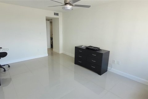 Condo in Aventura, Florida, 2 bedrooms  № 504199 - photo 13