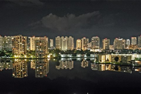 Condo in Aventura, Florida, 2 bedrooms  № 504199 - photo 29