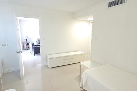 Condo in Aventura, Florida, 2 bedrooms  № 504199 - photo 10