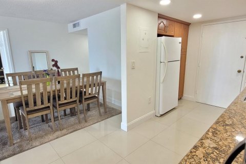 Condo in Aventura, Florida, 2 bedrooms  № 504199 - photo 3