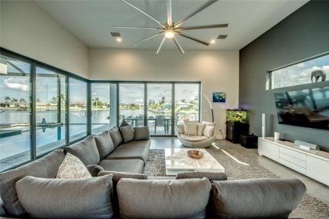 Casa en venta en Cape Coral, Florida, 3 dormitorios, 286.14 m2 № 1365197 - foto 23