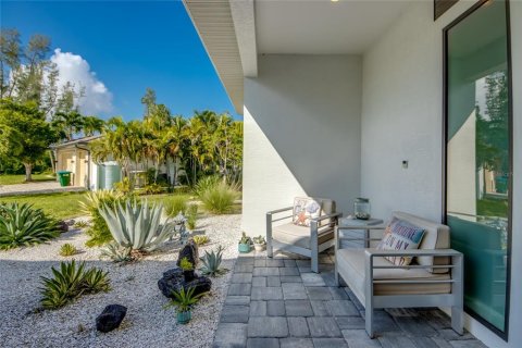 Casa en venta en Cape Coral, Florida, 3 dormitorios, 286.14 m2 № 1365197 - foto 4