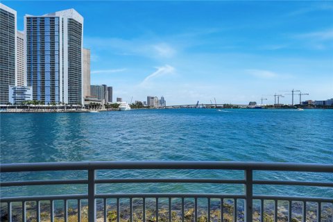 Condominio en venta en Miami, Florida, 4 dormitorios, 302.58 m2 № 1404135 - foto 11