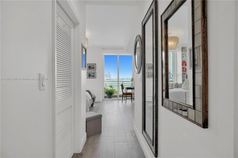 Condominio en venta en Miami, Florida, 4 dormitorios, 302.58 m2 № 1404135 - foto 25