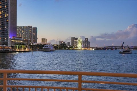 Condominio en venta en Miami, Florida, 4 dormitorios, 302.58 m2 № 1404135 - foto 8