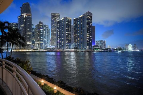 Condominio en venta en Miami, Florida, 4 dormitorios, 302.58 m2 № 1404135 - foto 3