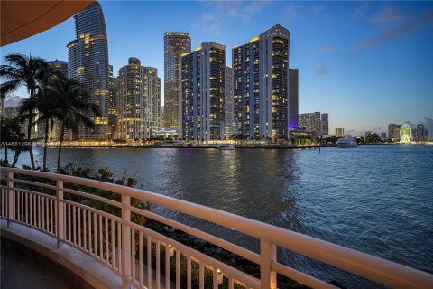 Condominio en venta en Miami, Florida, 4 dormitorios, 302.58 m2 № 1404135 - foto 1