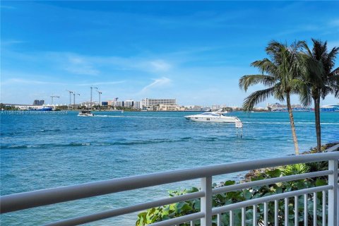 Condominio en venta en Miami, Florida, 4 dormitorios, 302.58 m2 № 1404135 - foto 9