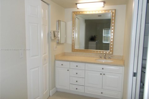 Condominio en venta en Pembroke Pines, Florida, 2 dormitorios, 140 m2 № 995721 - foto 19