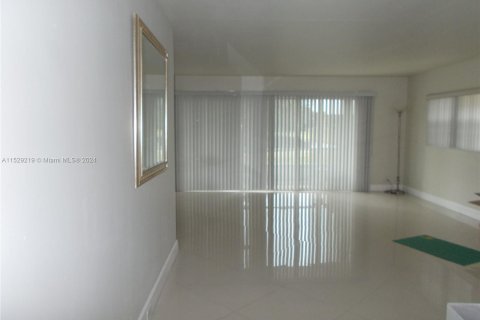 Condominio en venta en Pembroke Pines, Florida, 2 dormitorios, 140 m2 № 995721 - foto 10