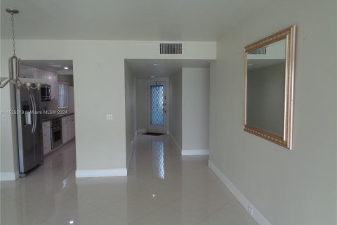 Condominio en venta en Pembroke Pines, Florida, 2 dormitorios, 140 m2 № 995721 - foto 29