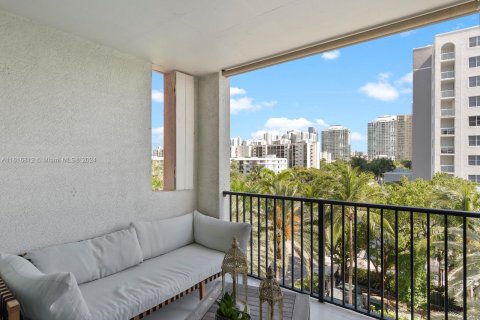 Condo in Sunny Isles Beach, Florida, 2 bedrooms  № 1238584 - photo 26